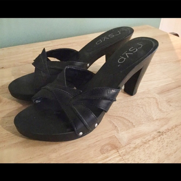 NEW rsvp Brazilian Leather Wooden Slides Black 7 - Picture 1 of 6